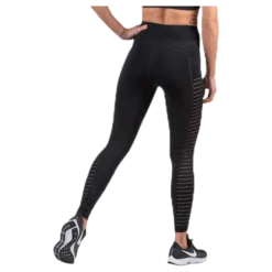 Dash Black