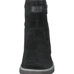 Lora Black