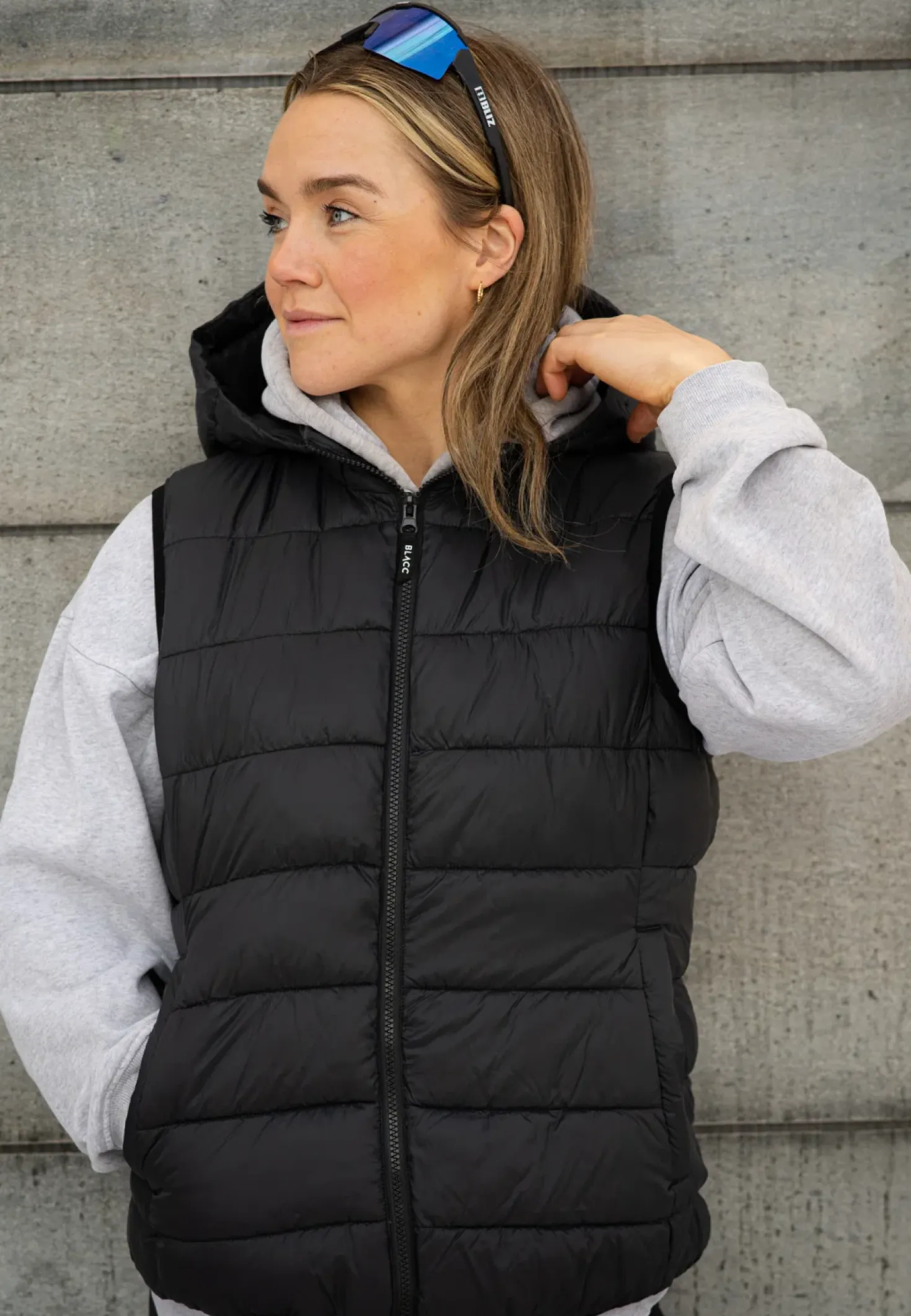 Lulu Hood Vest Black
