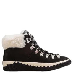 Out n About Plus Conquest Black