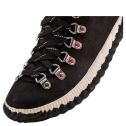 Out n About Plus Conquest Black