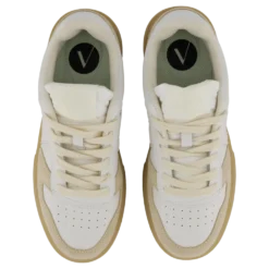 Uncover White Gum